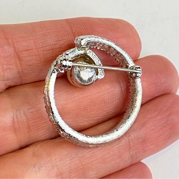 Marvella Circle Brooch Rhinestone Faux Pearl Silver Tone Vintage Jewelry - Picture 3 of 9